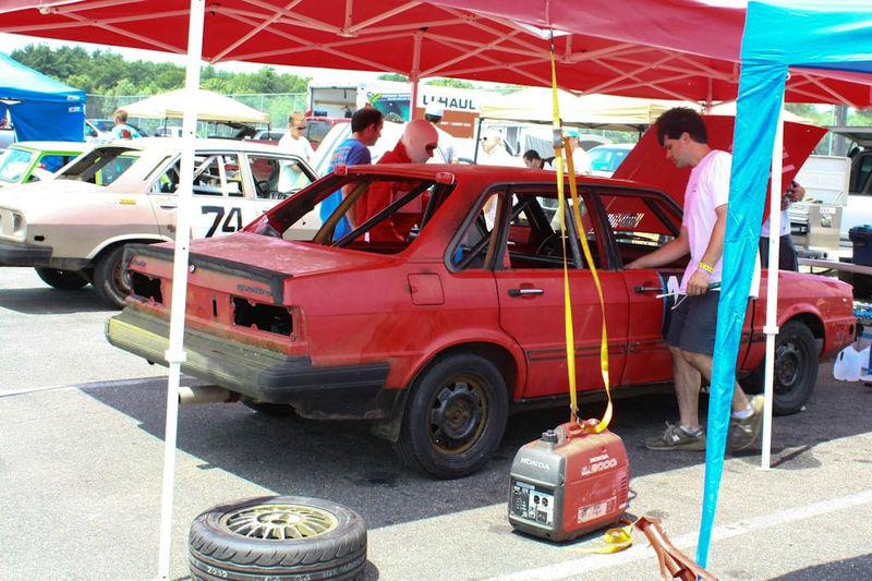 Illustration for article titled The 24 Hours Of LeMons New England 2009 Über Gallery, Part 1